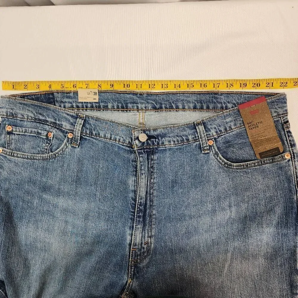 Levis levi size